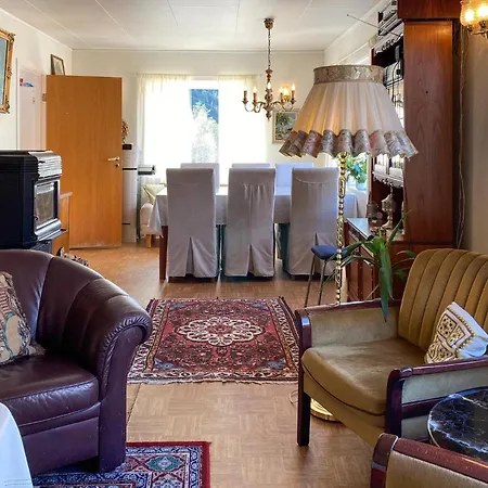 4 Bedroom Gorgeous In Ferienhaus *