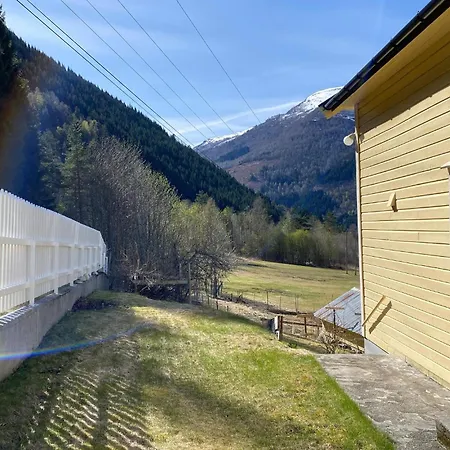 4 Bedroom Gorgeous In Dom wakacyjny